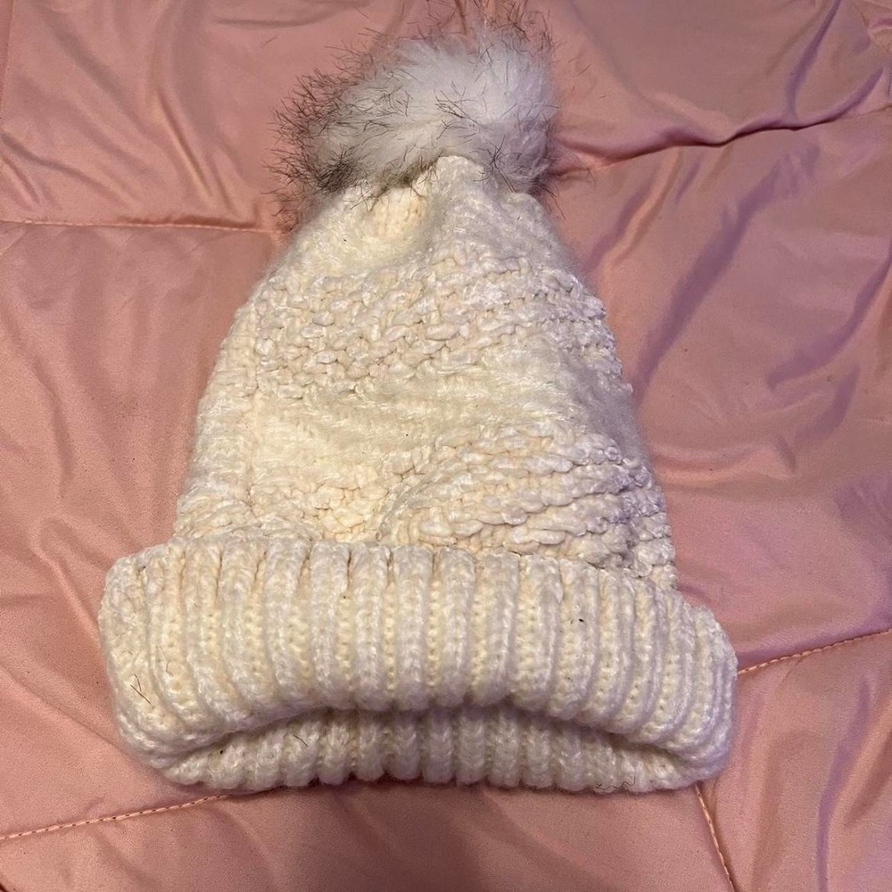 Womens Cream White Knit Beanie Hat with Faux Fur Pom Pom Winter Cozy Accessory